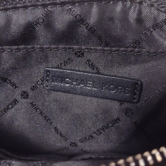 Michael Kors Jet Set Travel Wristlet Clutch in Foil Silver - Picture 9 of 16